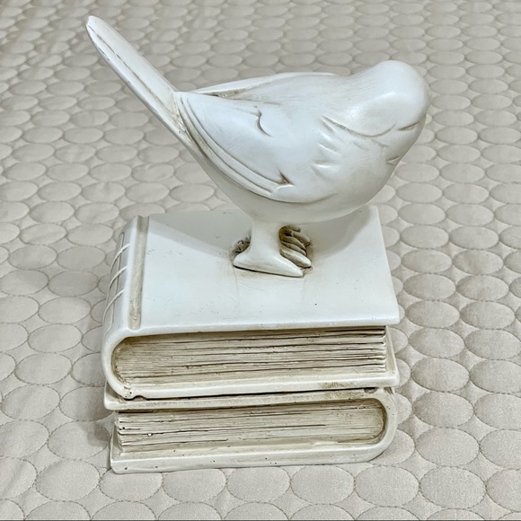 🌱 SOLD Bird on a Book Home Decor - Picture 3 of 6